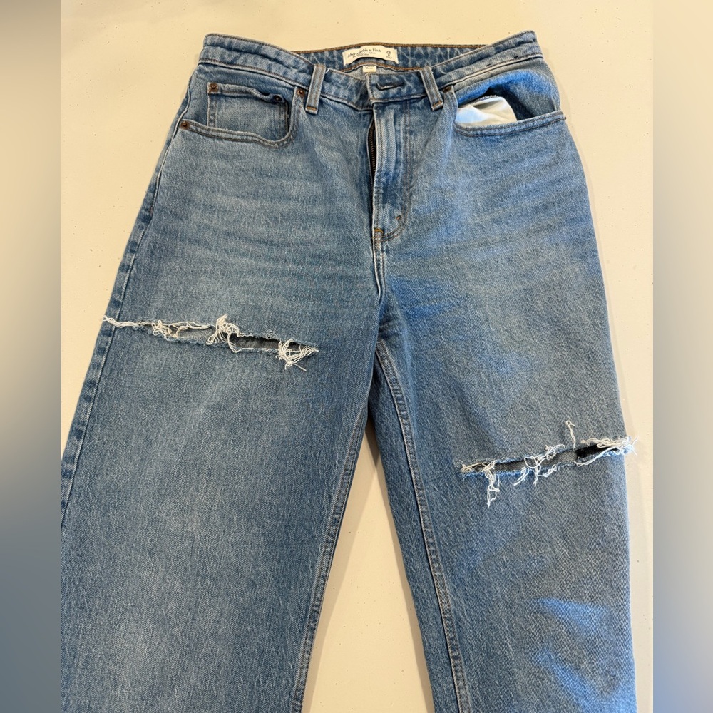 Abercrombie and fitch curve love90s relaxed jean 29 long
